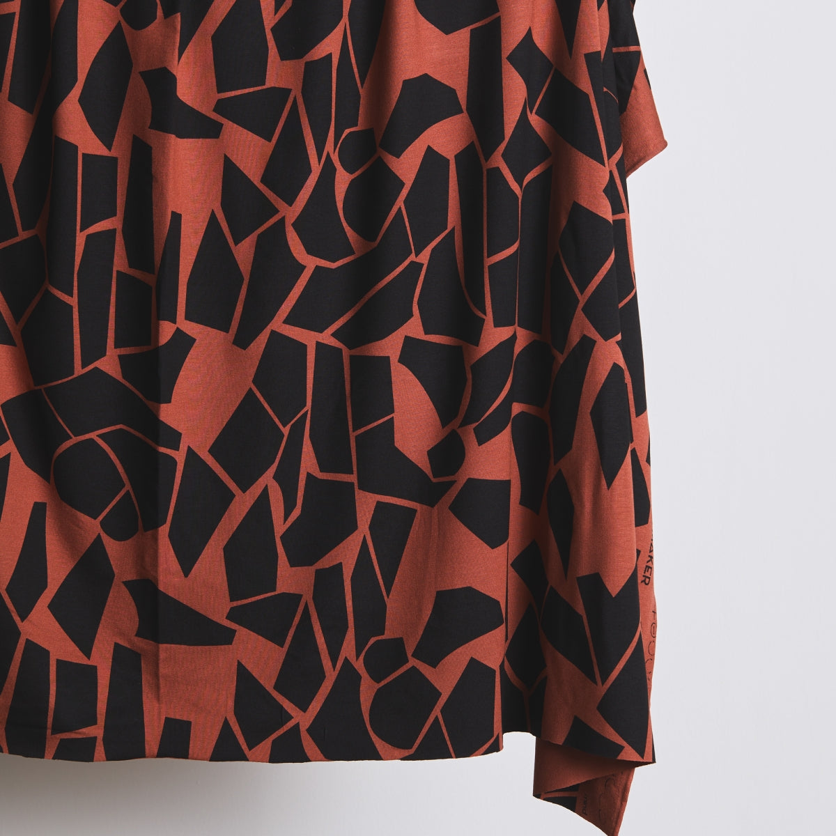 Saja ecovero viscose jersey - odd puzzle sienna/caviar